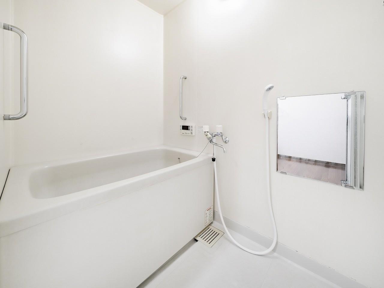 バス・シャワールーム　追い炊き機能付きバス