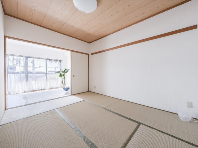 その他部屋・スペース　６帖和室はリビングと隣接、開放して広々空間