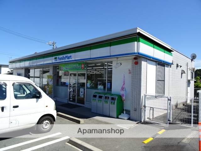 コンビニ　ファミリーマート（コンビニ）まで5885m