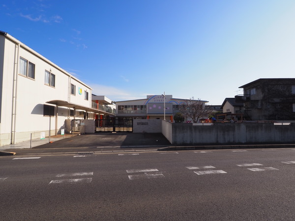 幼稚園・保育園　桜ヶ丘認定こども園さくらがおかす（幼稚園・保育園）まで314m