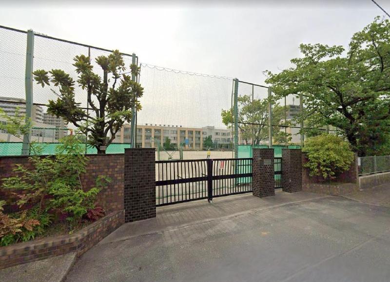 小学校　足立区立中川小学校（小学校）まで50m