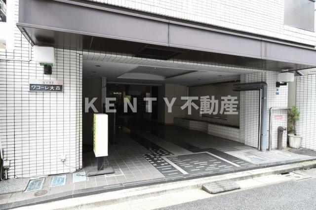 エントランス　ゆとりのあるエントランスです