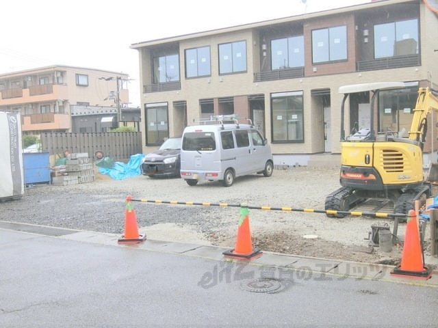 駐車場　建築中