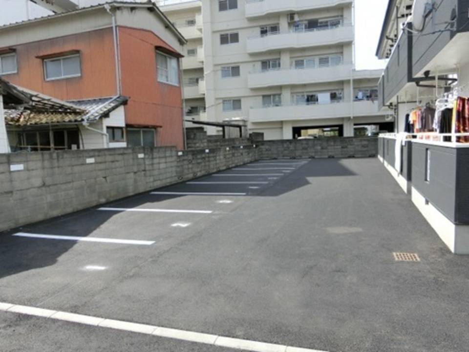 駐車場　駐車場