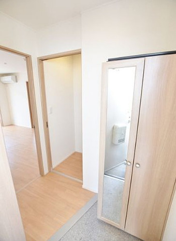 玄関　【住環境良好、新婚さんカップルにおすすめ物件♪】安心施工！