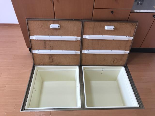 収納　床下収納