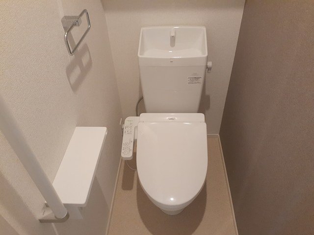 トイレ　清潔感のあるトイレです