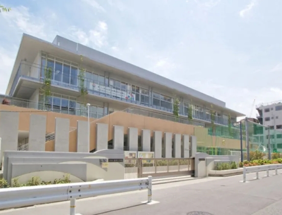 小学校　江東区立豊洲小学校（小学校）まで394m