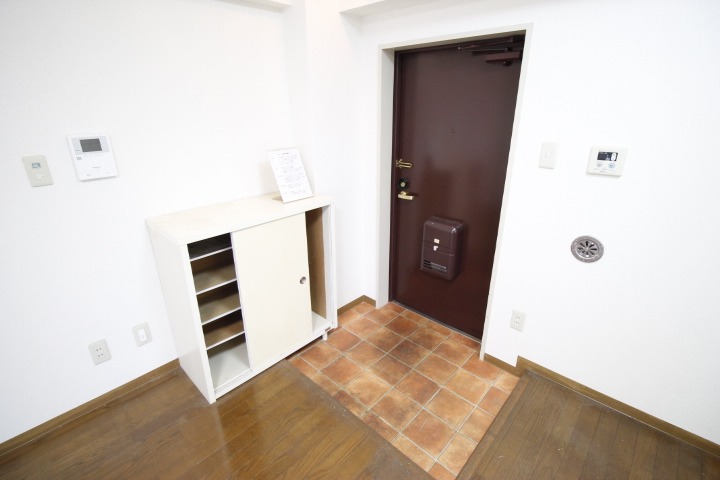 玄関　※他部屋参考写真
