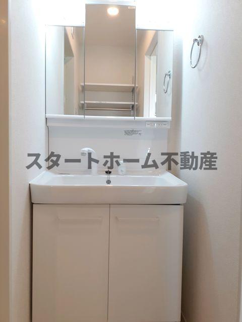 洗面設備　忙しい朝には欠かせない洗面所です