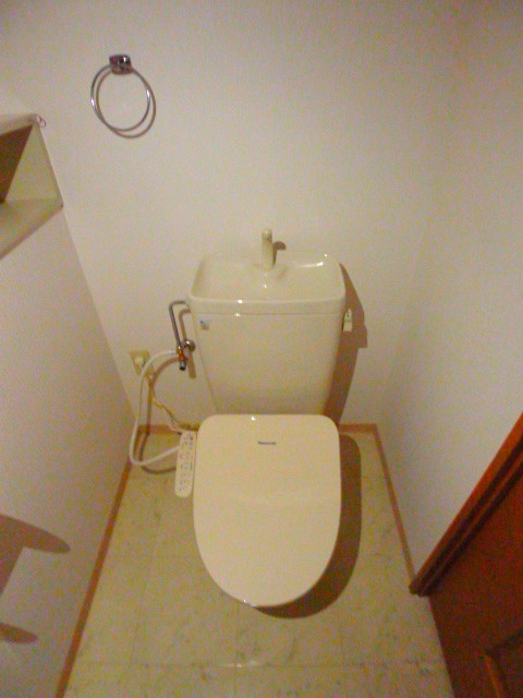 地下鉄鶴舞線 上前津駅 徒歩5分 15階建 築28年のトイレ写真