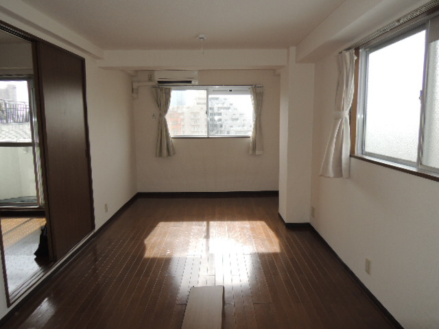 居室・リビング　写真は同マンションの別のお部屋のものです