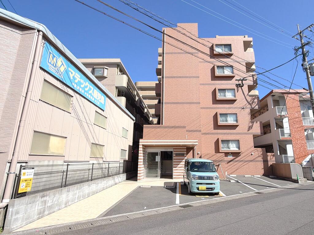 建物外観　エレベーター、オートロック完備〇タイムズカーシェア有。