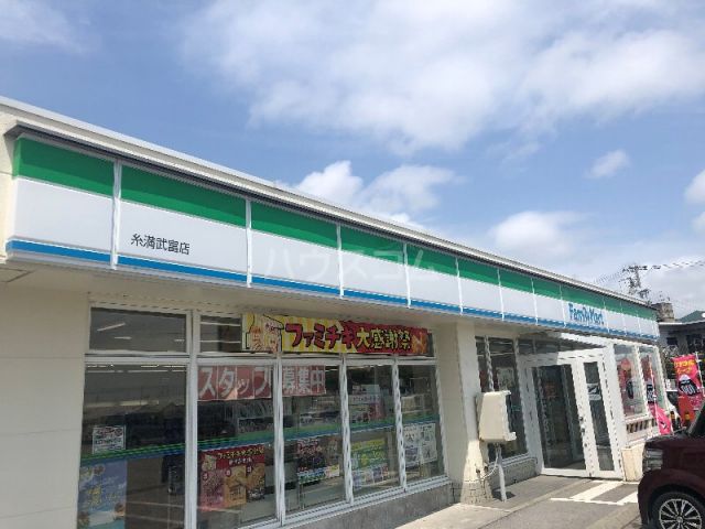 コンビニ　ファミリーマート　糸満武富店（コンビニ）まで1214m