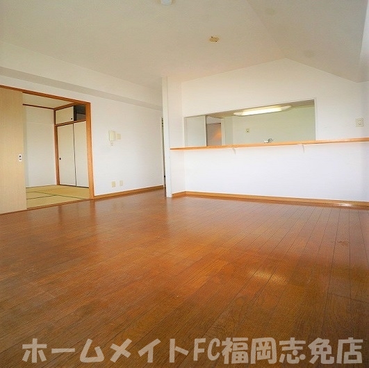 ＪＲ篠栗線 原町駅 6階建 築29年の居間写真