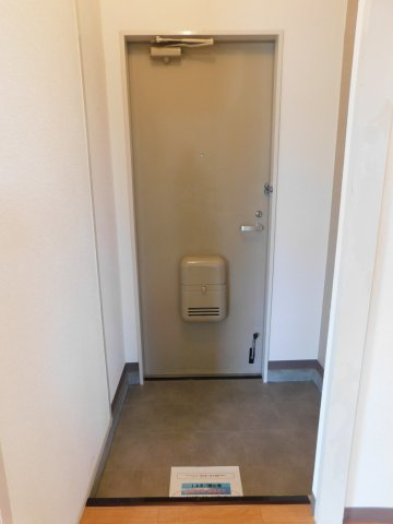 札木ハイムNの玄関写真