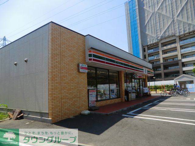 コンビニ　セブンイレブン（コンビニ）まで390m
