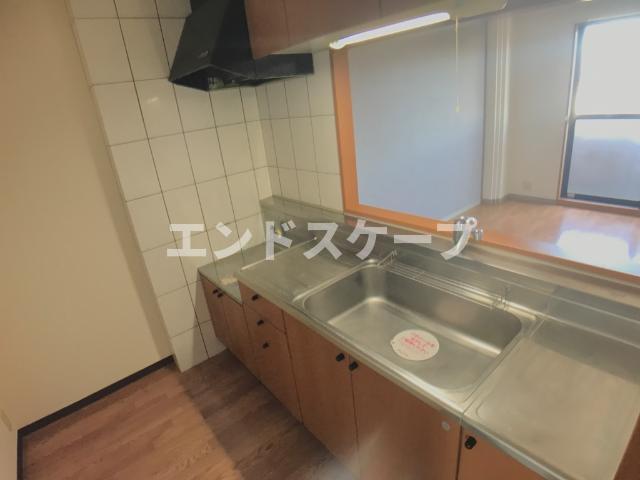 ＪＲ上越線 高崎問屋町駅 徒歩27分 3階建 築24年のキッチン写真