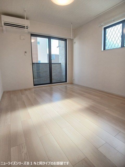サンライズM IIの居間写真