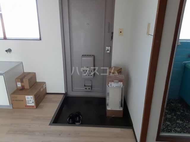 西川ハイツの玄関写真
