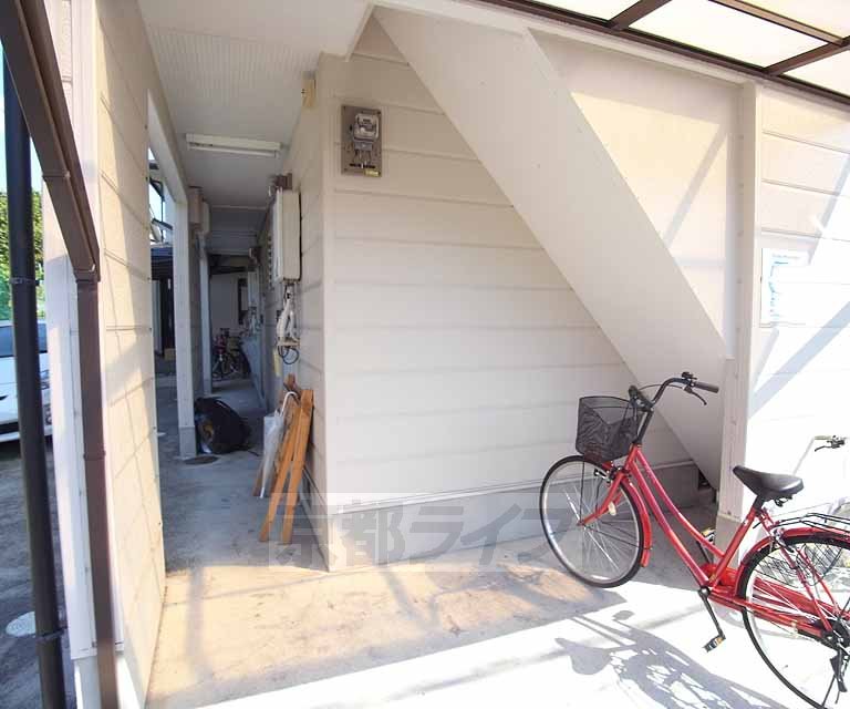 地下鉄烏丸線 松ケ崎駅 徒歩10分 2階建 築31年の外観写真