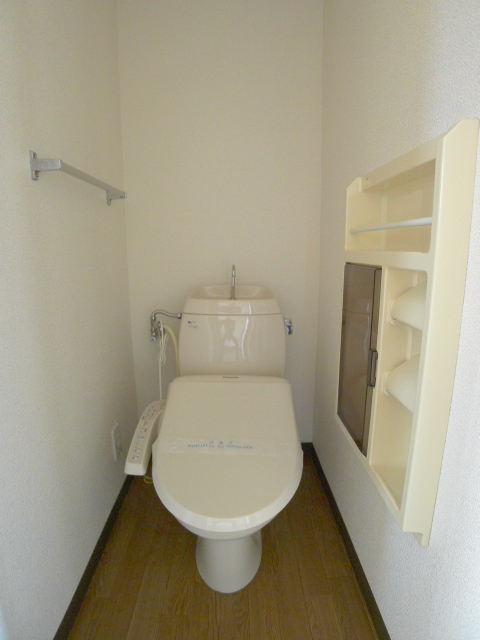 トイレ　写真は別部屋のため、現況と異なる場合があります。