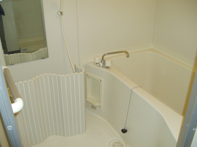 バス・シャワールーム　追焚き機能付き