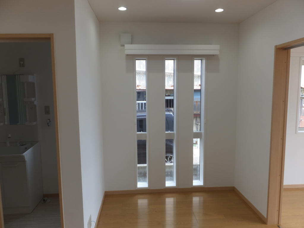 その他部屋・スペース　窓がお洒落なデザインそのものとなっています♪