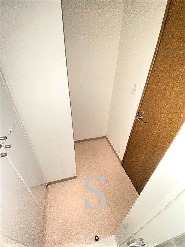 その他設備　パウダールーム・室内洗濯機置場・収納多数完備