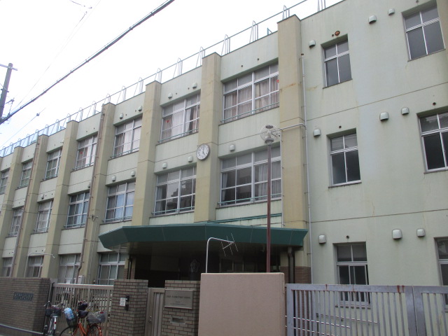 【大阪市住之江区西住之江のマンションの小学校】