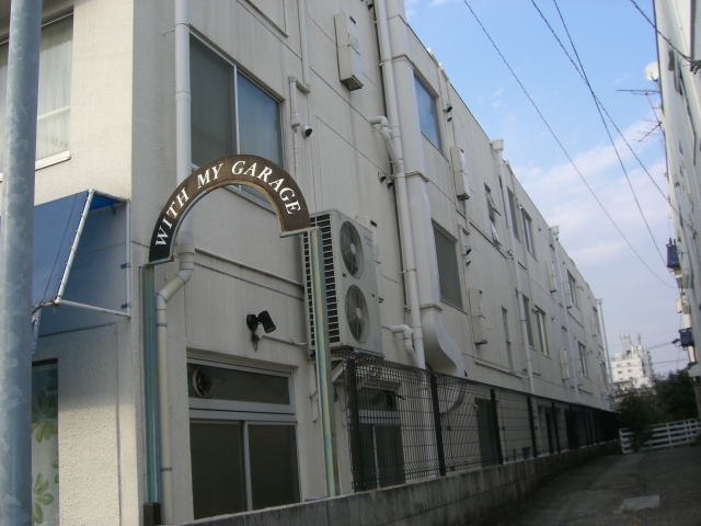 名古屋市昭和区広路町のマンションの建物外観