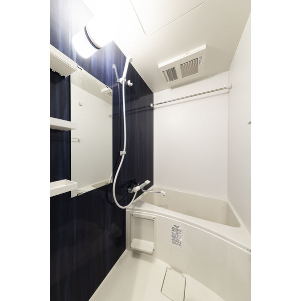バス・シャワールーム　ゆったり過ごせるお風呂。
