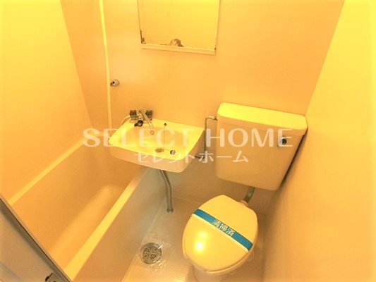 バス・シャワールーム　コンパクトで使いやすいお風呂です