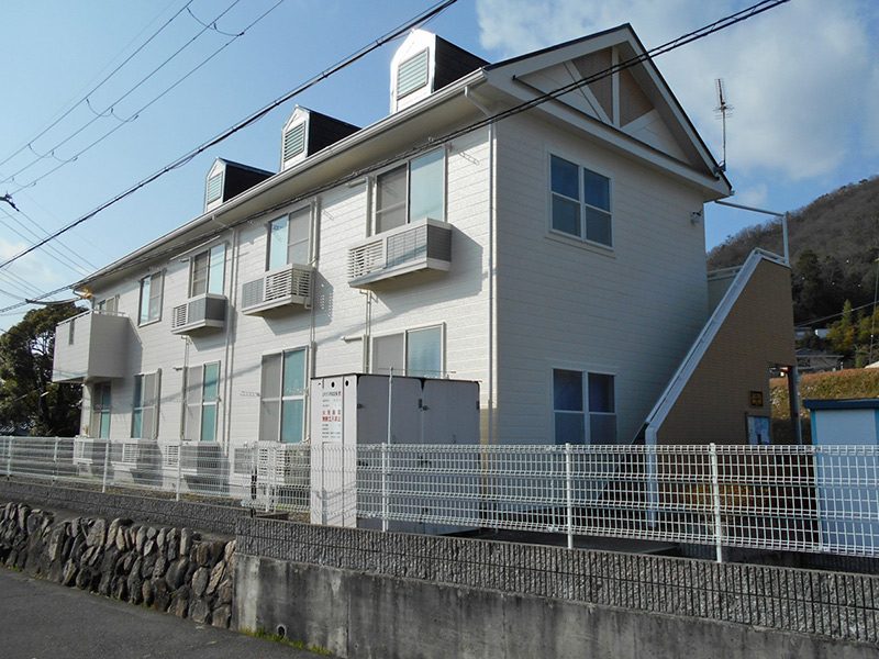 神戸市北区山田町上谷上のアパートの建物外観