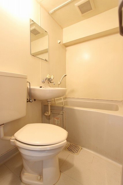 バス・シャワールーム　同物件別号室