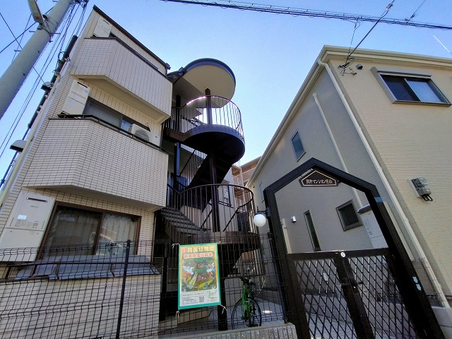 神戸市長田区庄山町のマンションの建物外観