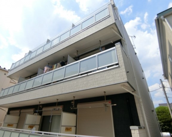 松戸市小金のマンションの建物外観