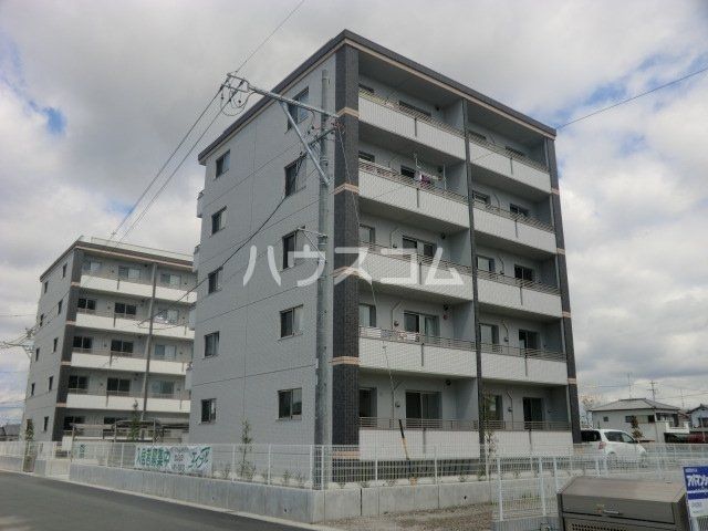浜松市中央区小沢渡町のマンションの建物外観