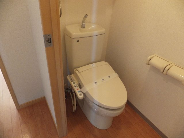 トイレ　清潔感のあるトイレです