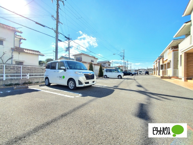 【ランプロン　アヤ　IIIの駐車場】