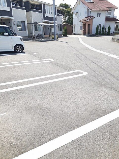 【ソリト　ポスト　IIの駐車場】