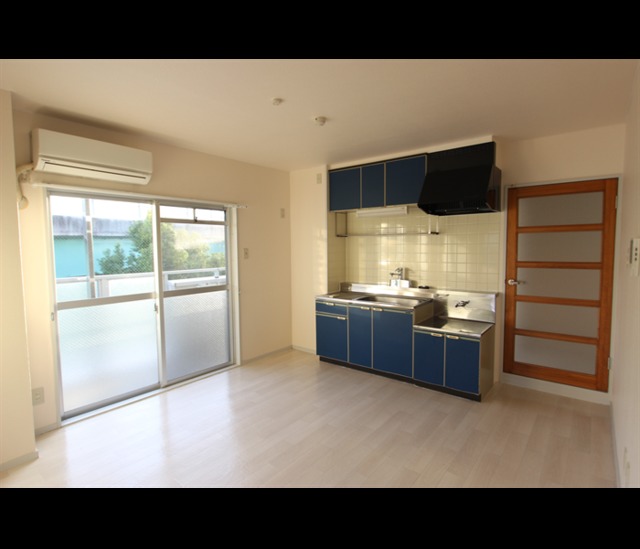 居室・リビング　参考写真です。現況優先。