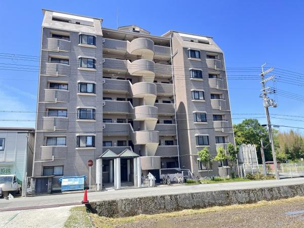 サンデュオール三田の建物外観