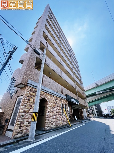 【名古屋市熱田区四番のマンションの建物外観】