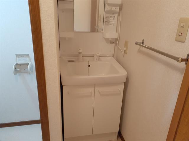【姫路市飾磨区英賀東町のアパートの洗面設備】