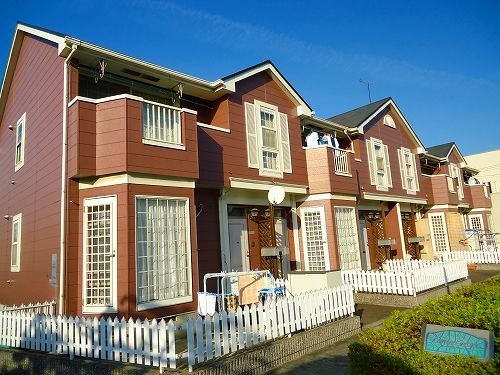 【姫路市飾磨区英賀東町のアパートの建物外観】