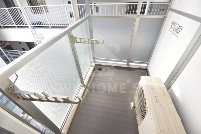 バルコニー　バルコニーからの眺めを楽しみながら食事をしませんか