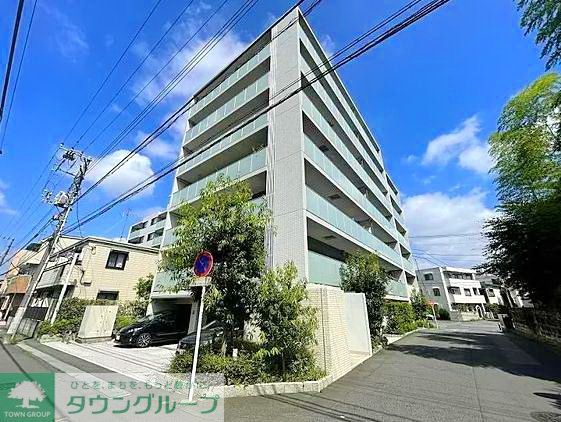 【川崎市多摩区登戸新町のマンションのエントランス】