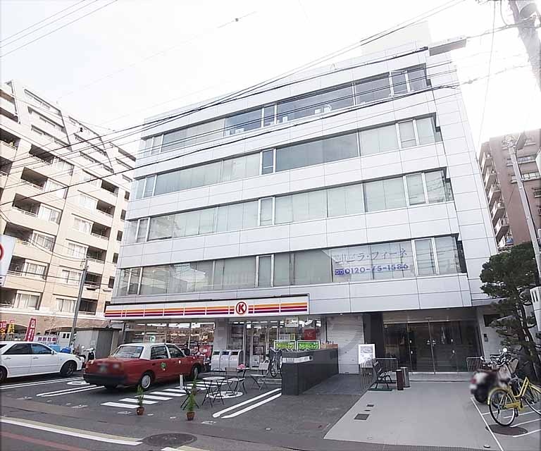 【京都市中京区雁金町のマンションのコンビニ】