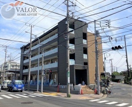 横浜市泉区和泉中央南のマンションの建物外観